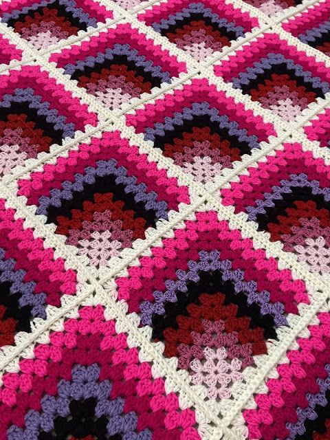 Mitered Granny Square - Handmade Learning Here