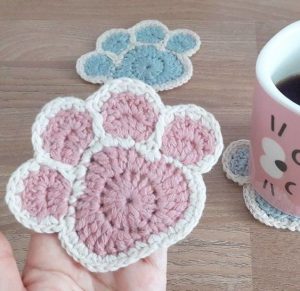 Crochet Paw Square